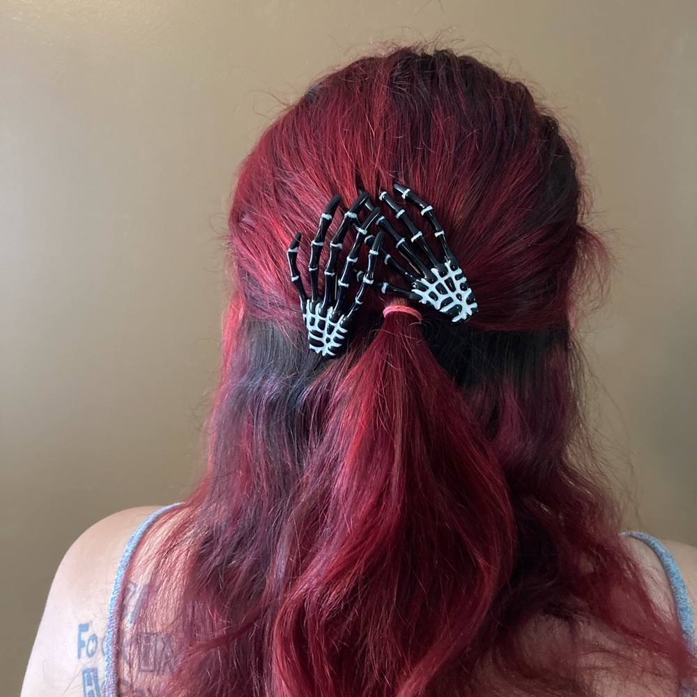 Women Halloween Skeleton Hand Hair Clip